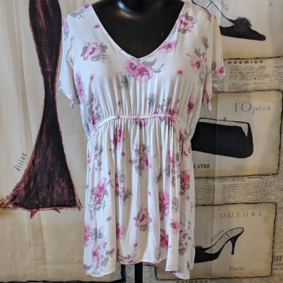 torrid Tops - Torrid size 1 floral top